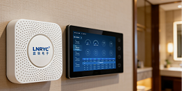 温湿度、PM2.5、CO₂一体监测，打造健康室内空间